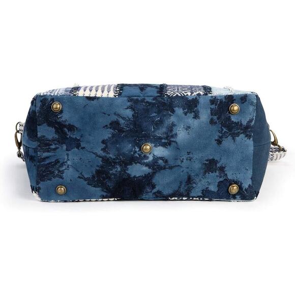 Demdaco Weekender Indigo Blue Stripe 23 x 15 Recycled Denim Fabric Duffel Bag - Picture 8 of 9